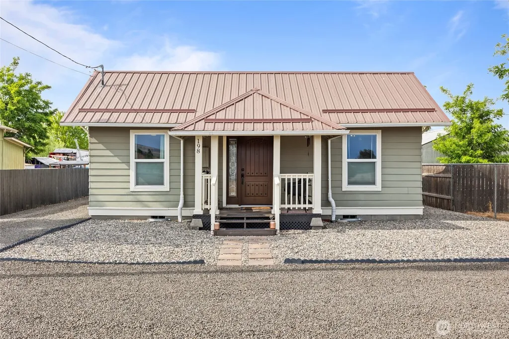 198 3rd Street Touchet WA 99360