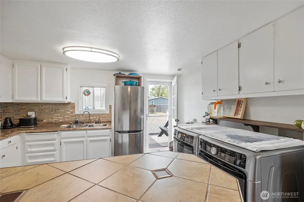 198 3rd Street Touchet WA 99360