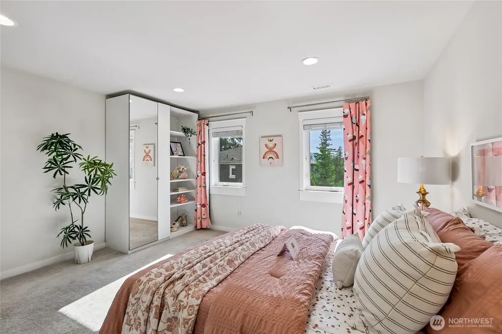 22907 SE 52nd Street Issaquah WA 98029