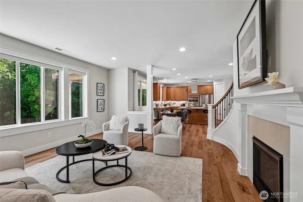22907 SE 52nd Street Issaquah WA 98029
