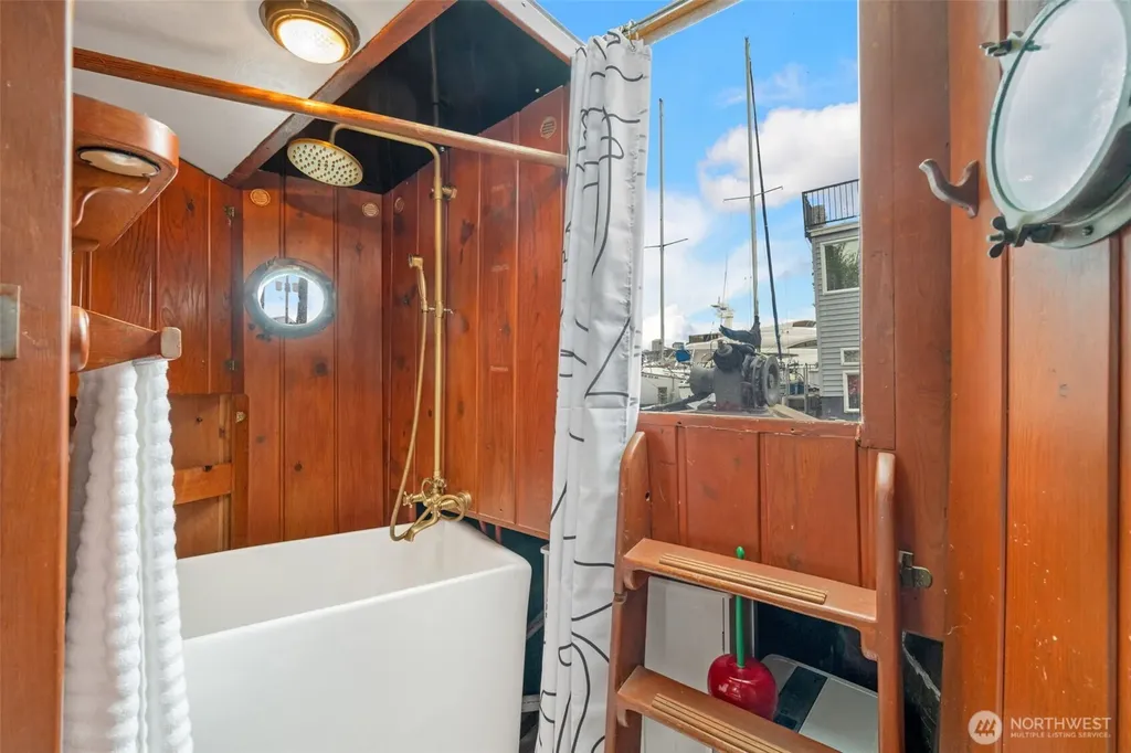 2143 N Northlake Way Seattle WA 98103