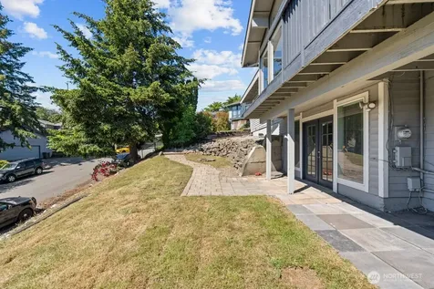 2323 Talbot Road S Renton WA 98055
