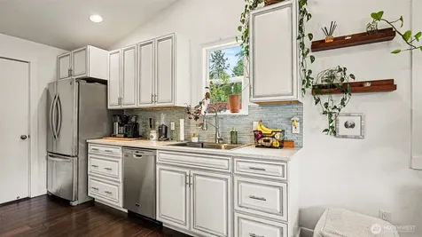 4610 S 160th Street S Tukwila WA 98188