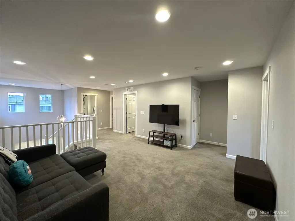 19019 123rd Place SE Renton WA 98058