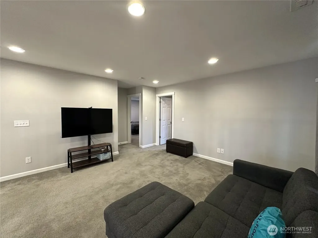 19019 123rd Place SE Renton WA 98058