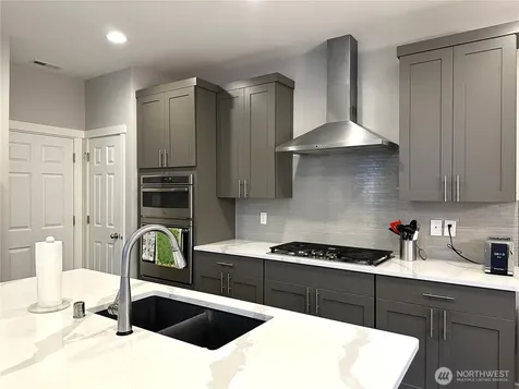 19019 123rd Place SE Renton WA 98058