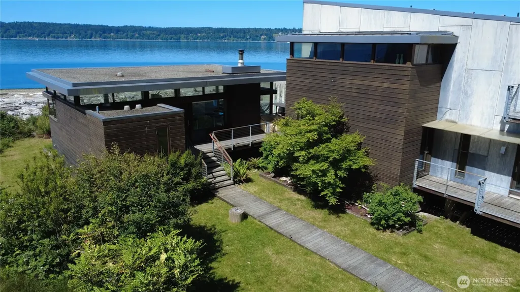 23 Sand Point Way Hat Island WA 98206