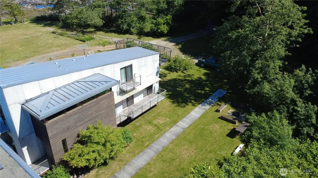 23 Sand Point Way Hat Island WA 98206