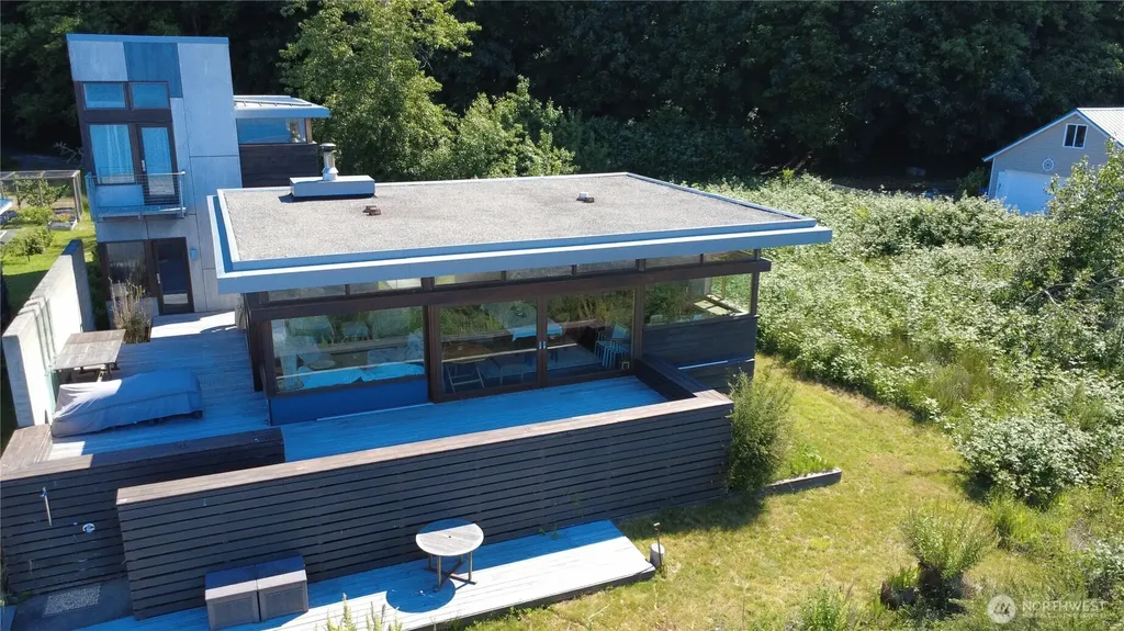 23 Sand Point Way Hat Island WA 98206