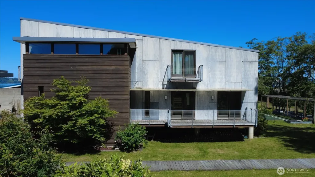 23 Sand Point Way Hat Island WA 98206