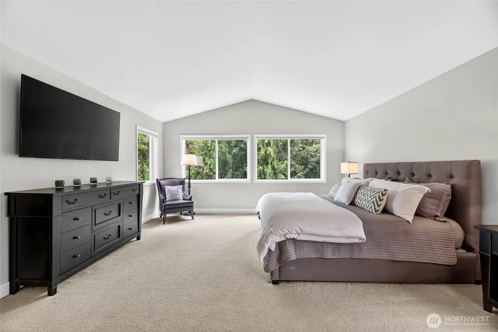 25901 NE 1st Place Sammamish WA 98074