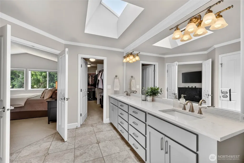 25901 NE 1st Place Sammamish WA 98074
