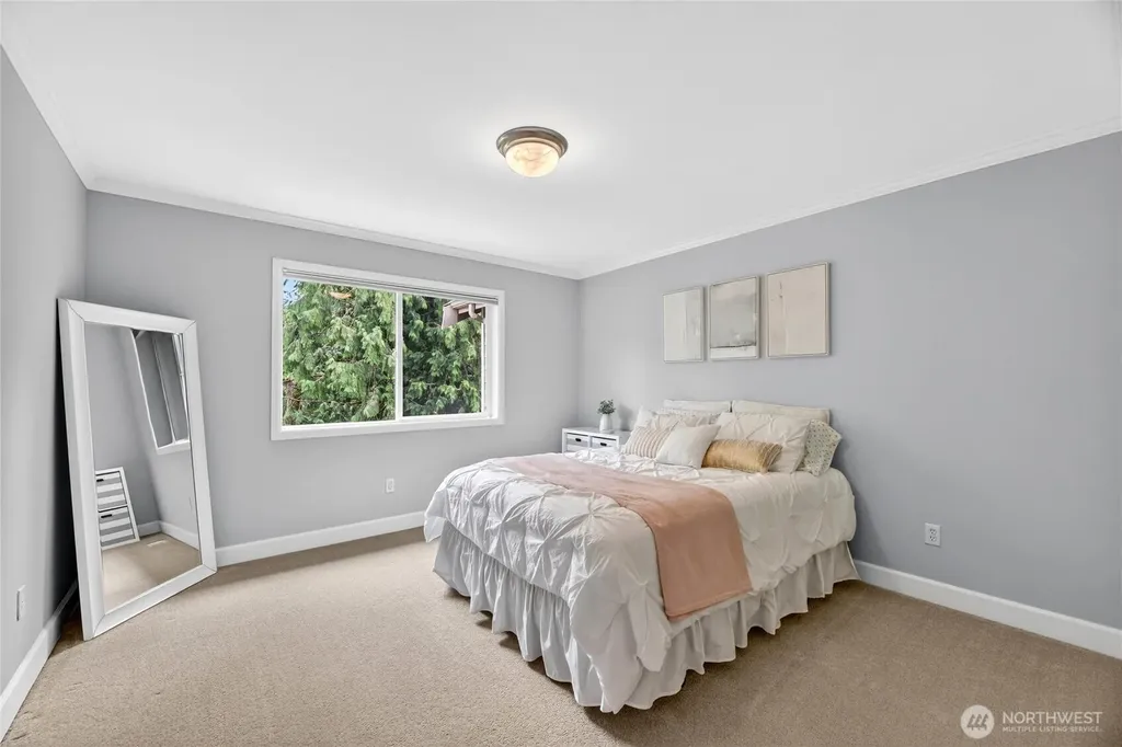 25901 NE 1st Place Sammamish WA 98074