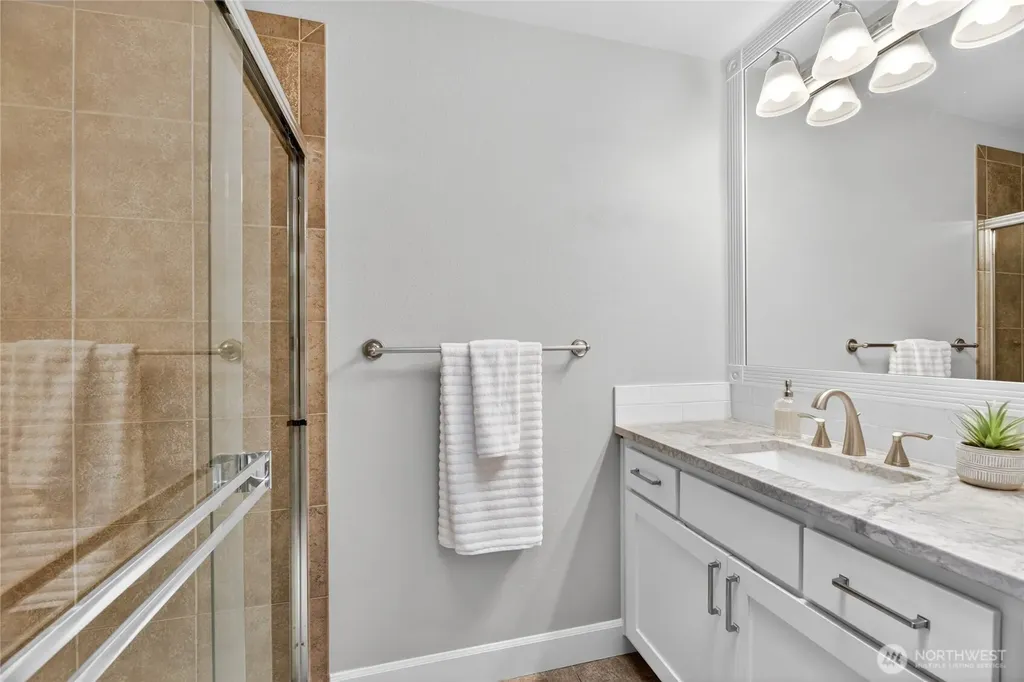 25901 NE 1st Place Sammamish WA 98074