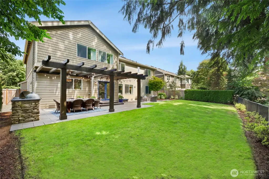 25901 NE 1st Place Sammamish WA 98074