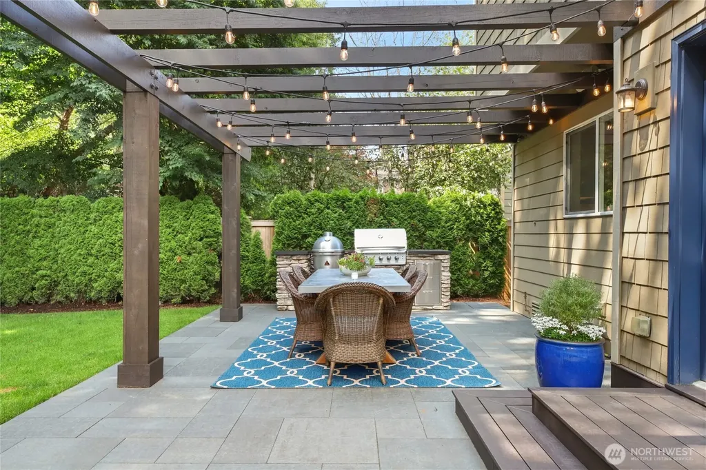 25901 NE 1st Place Sammamish WA 98074