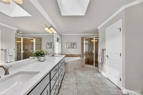 25901 NE 1st Place Sammamish WA 98074