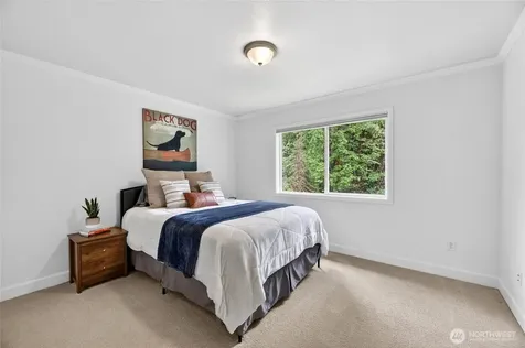 25901 NE 1st Place Sammamish WA 98074