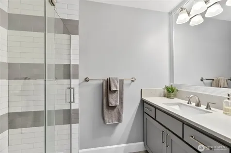 25901 NE 1st Place Sammamish WA 98074