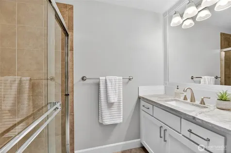 25901 NE 1st Place Sammamish WA 98074