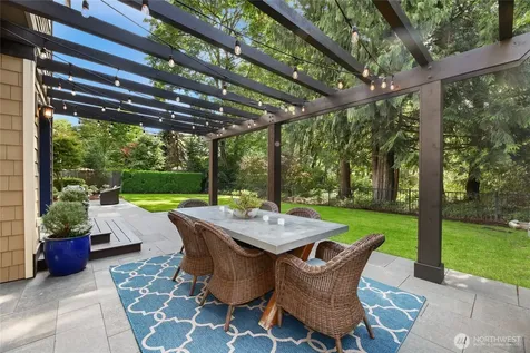25901 NE 1st Place Sammamish WA 98074