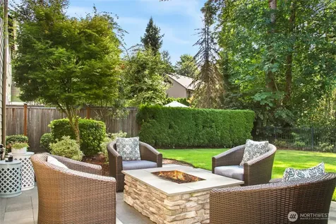 25901 NE 1st Place Sammamish WA 98074