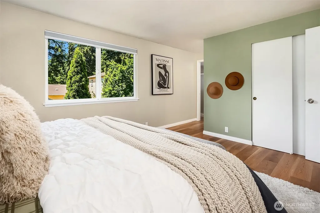 15021 Westminster Way N Shoreline WA 98133