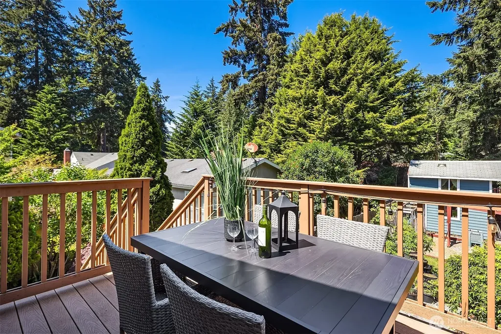 15021 Westminster Way N Shoreline WA 98133