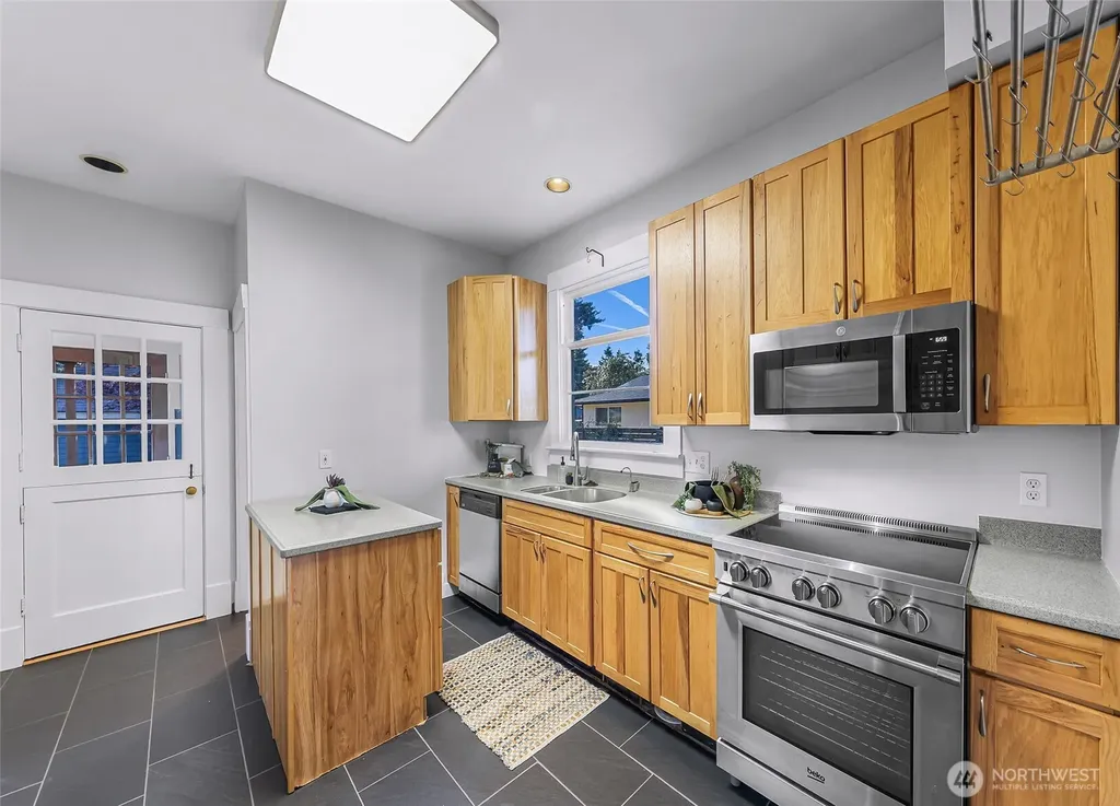 2429 Spruce Street Bellingham WA 98225