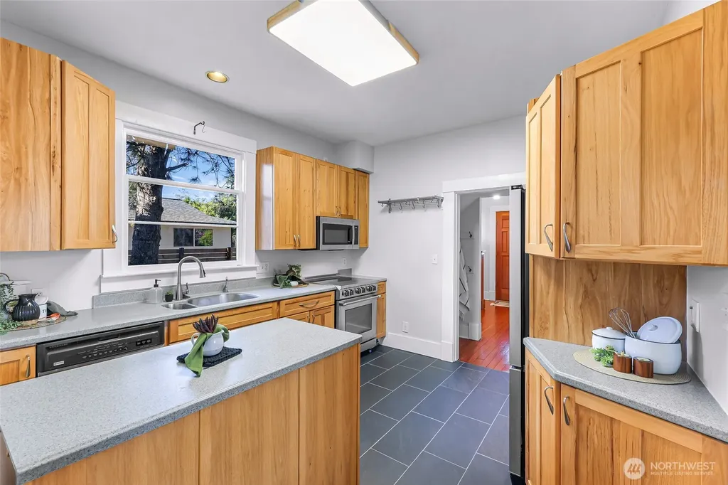 2429 Spruce Street Bellingham WA 98225
