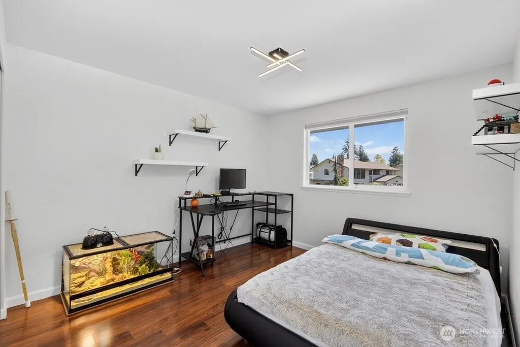 24306 87th Place W Edmonds WA 98026