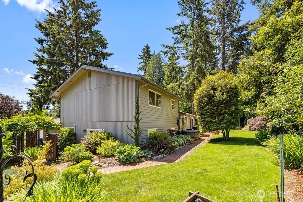 24306 87th Place W Edmonds WA 98026