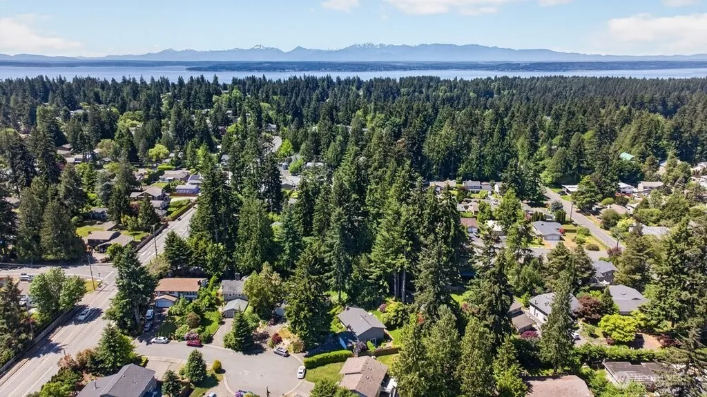 24306 87th Place W Edmonds WA 98026