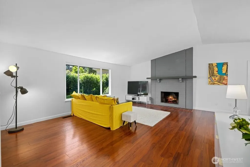 24306 87th Place W Edmonds WA 98026