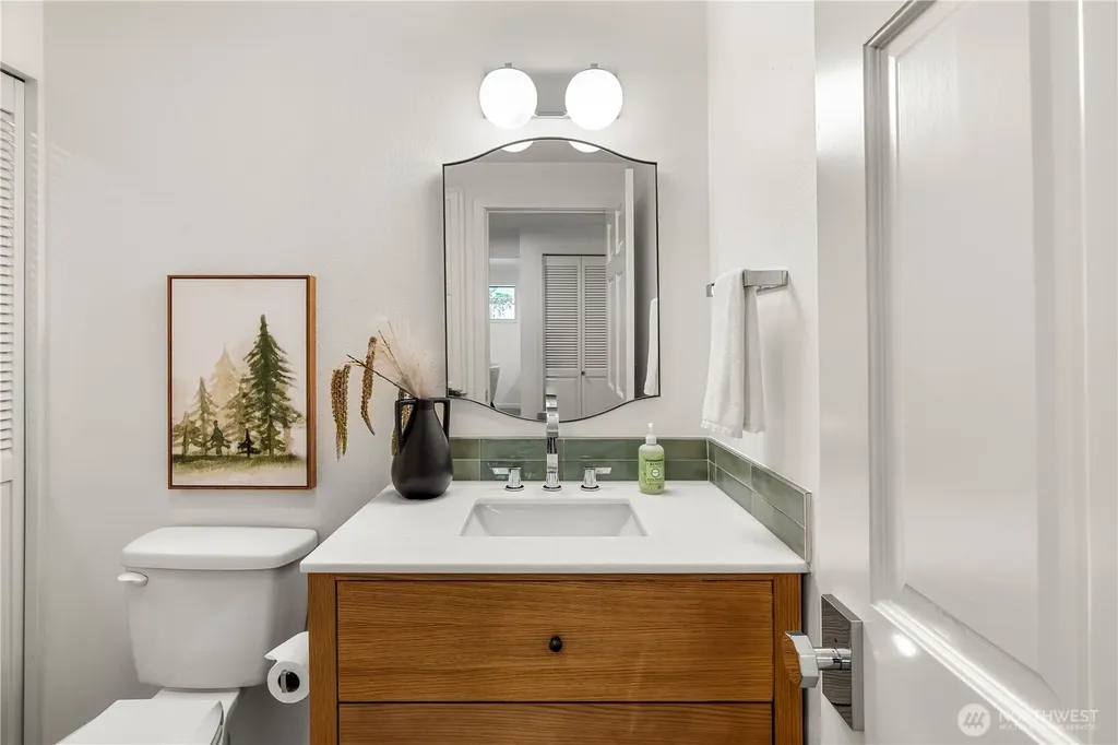 19616 61st Place NE Kenmore WA 98028