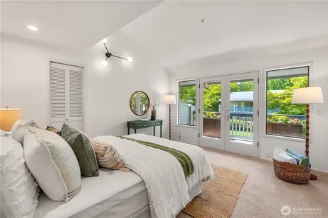 19616 61st Place NE Kenmore WA 98028