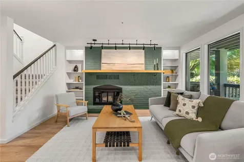 19616 61st Place NE Kenmore WA 98028