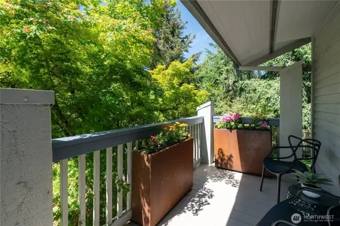 19616 61st Place NE Kenmore WA 98028