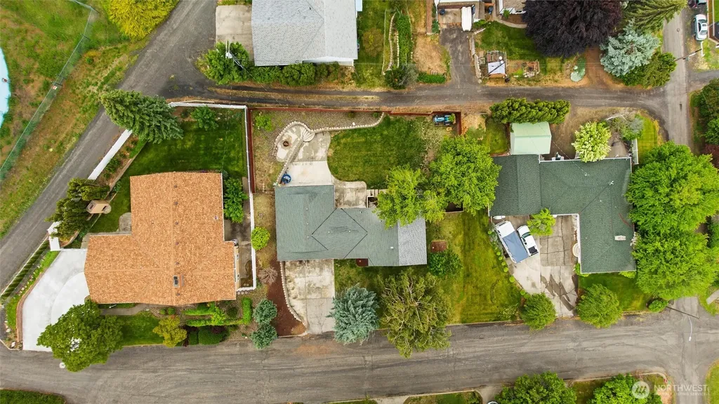 810 E Spring Dayton WA 99328