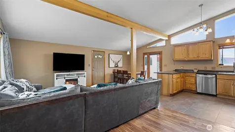 810 E Spring Dayton WA 99328