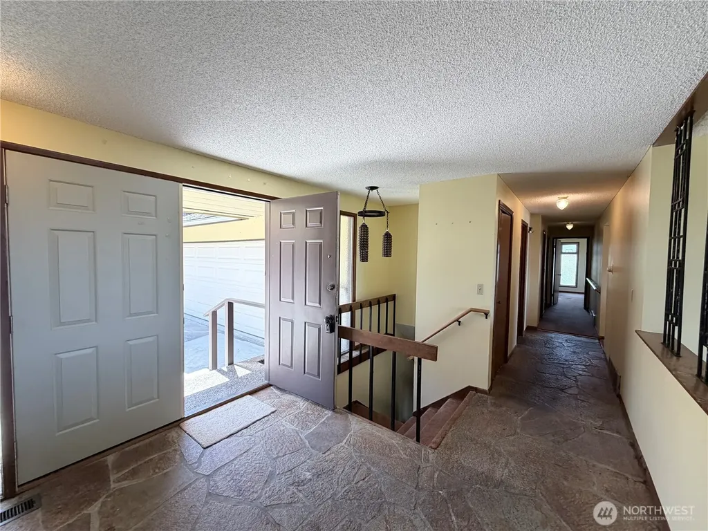2505 Hillside Lane Everett WA 98203