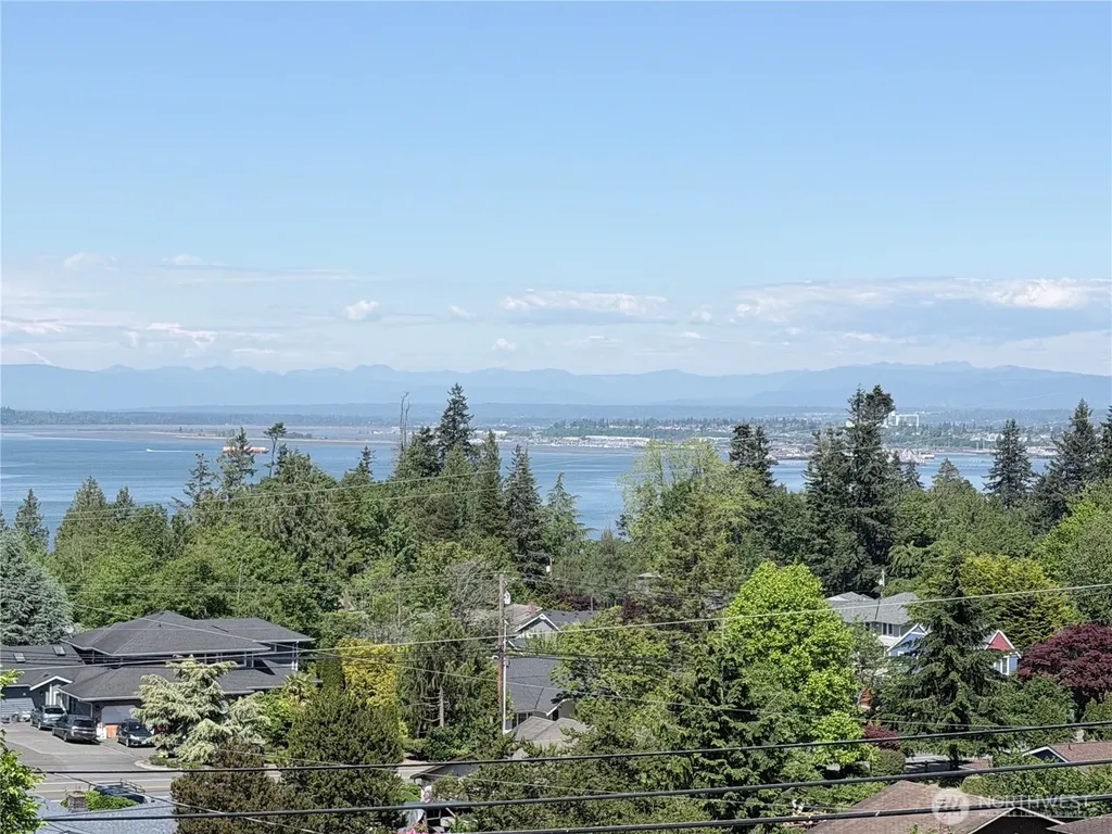 2505 Hillside Lane Everett WA 98203