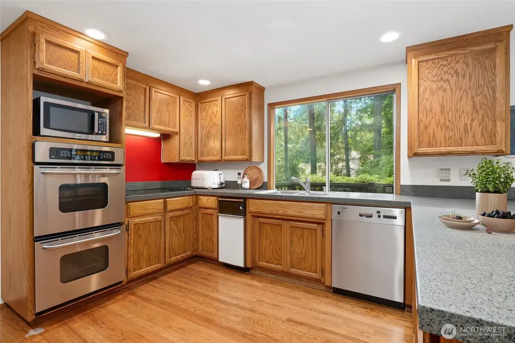2833 140th Avenue NE Bellevue WA 98005