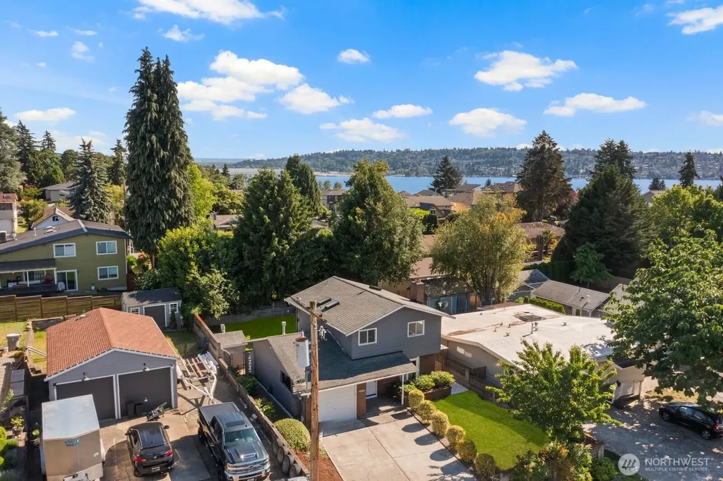 1115 N 30th Street Renton WA 98056