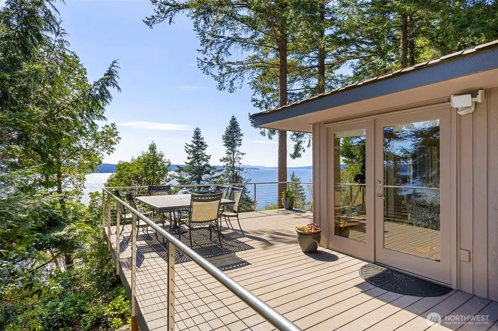 1571 Thorndyke Road Port Ludlow WA 98365