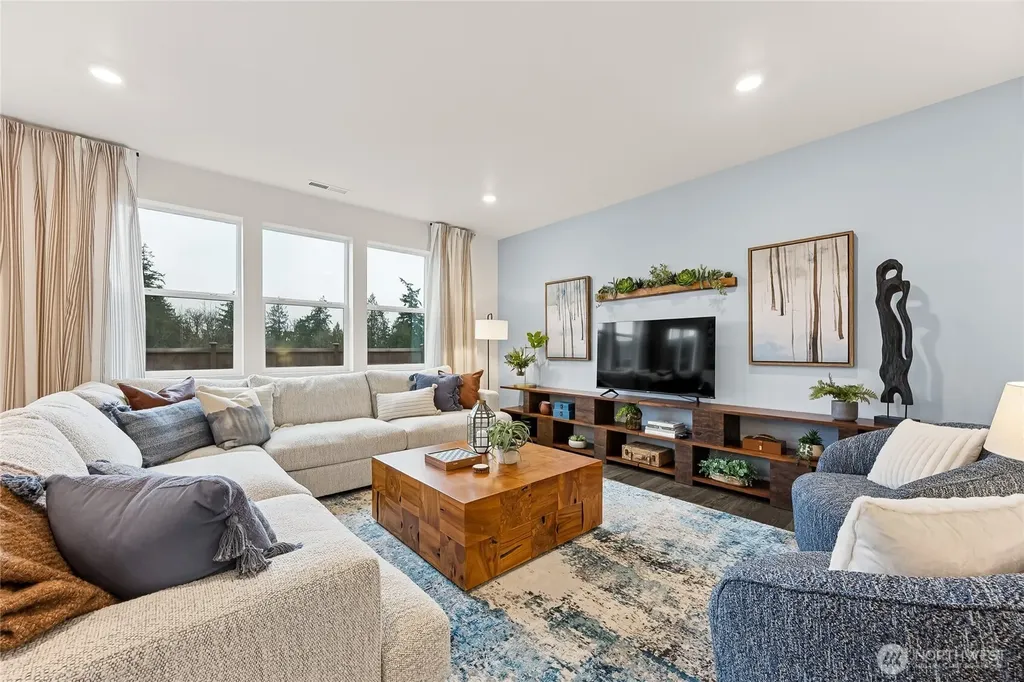 561 Wall Street Buckley WA 98321