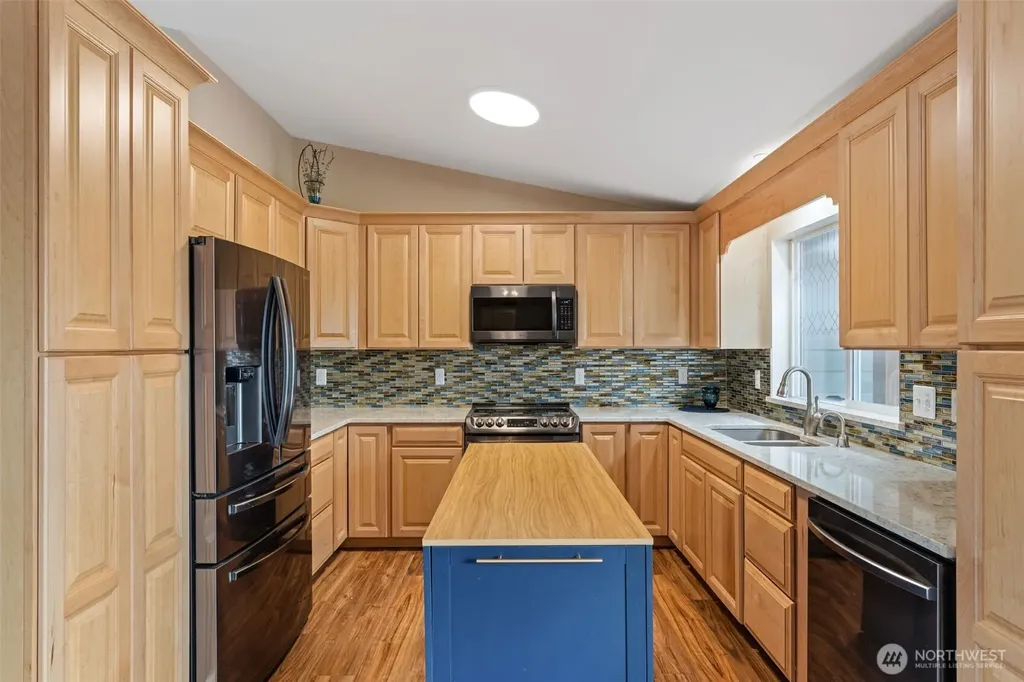 5922 184th Lane SW Rochester WA 98579