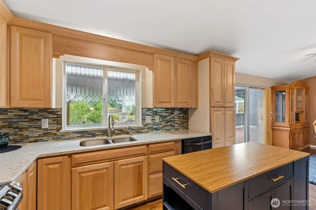 5922 184th Lane SW Rochester WA 98579