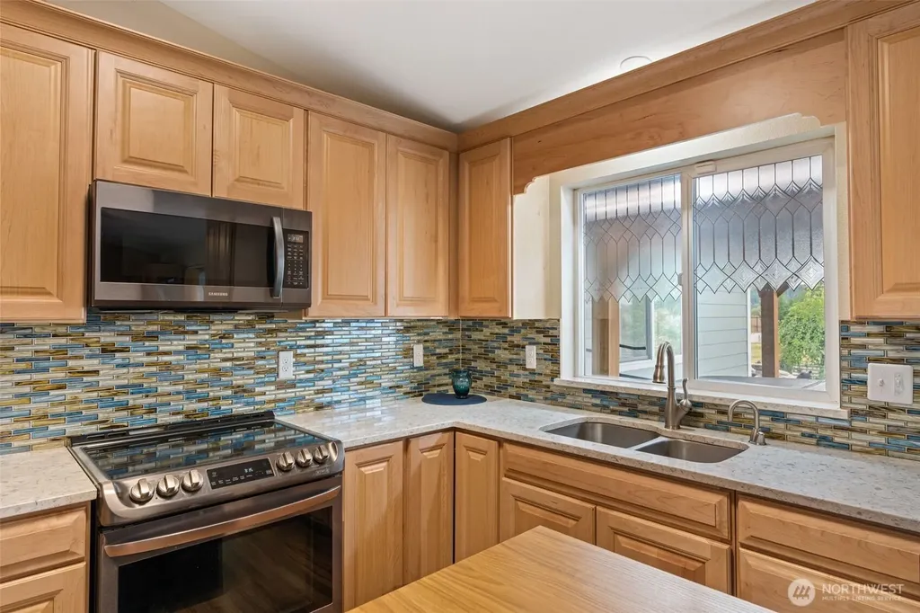 5922 184th Lane SW Rochester WA 98579