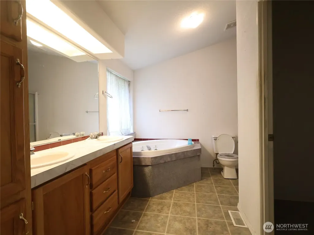 209 Fairway Drive Aberdeen WA 98520